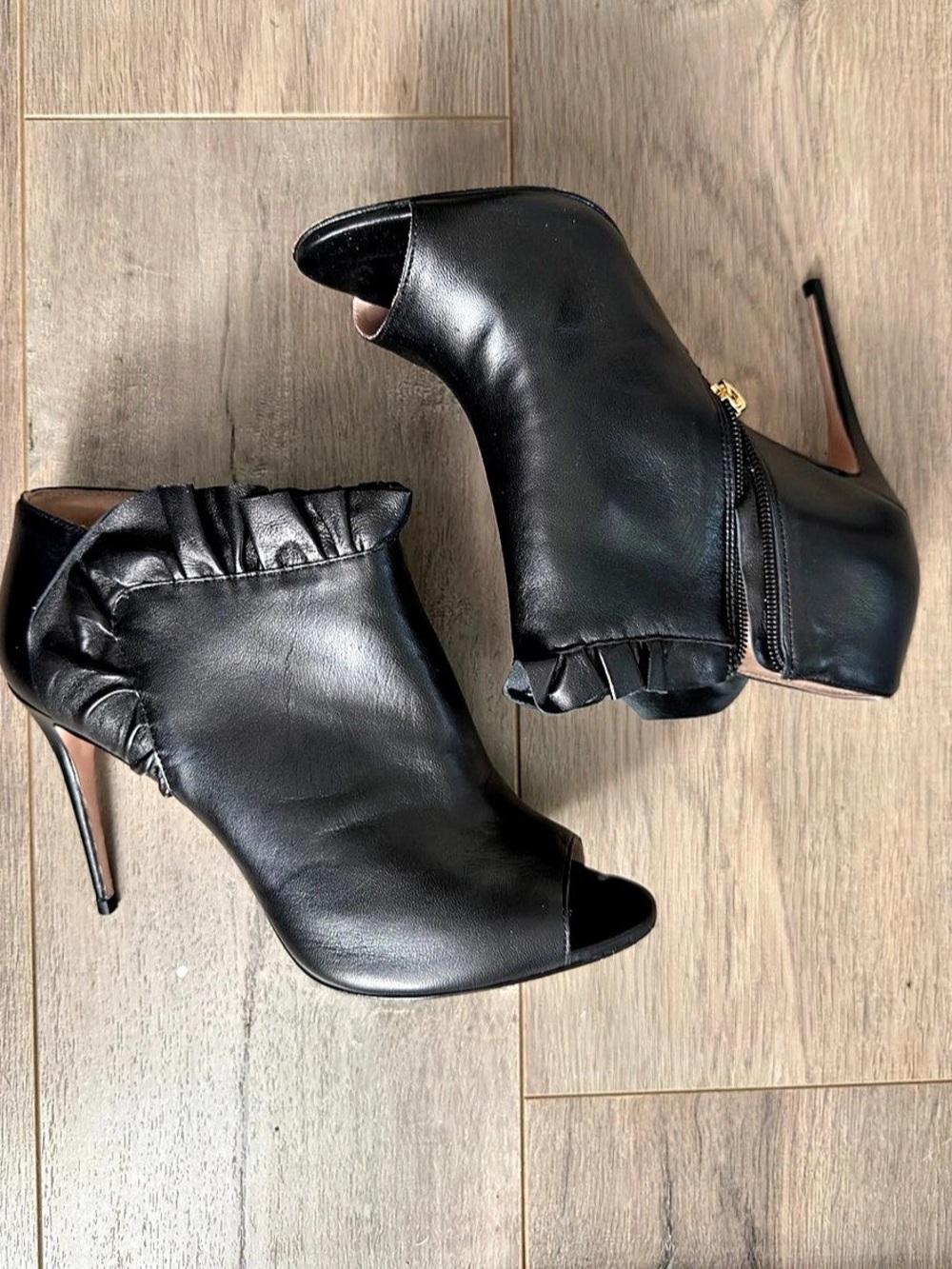 James Chan Siggy Black Leather Heels US 10